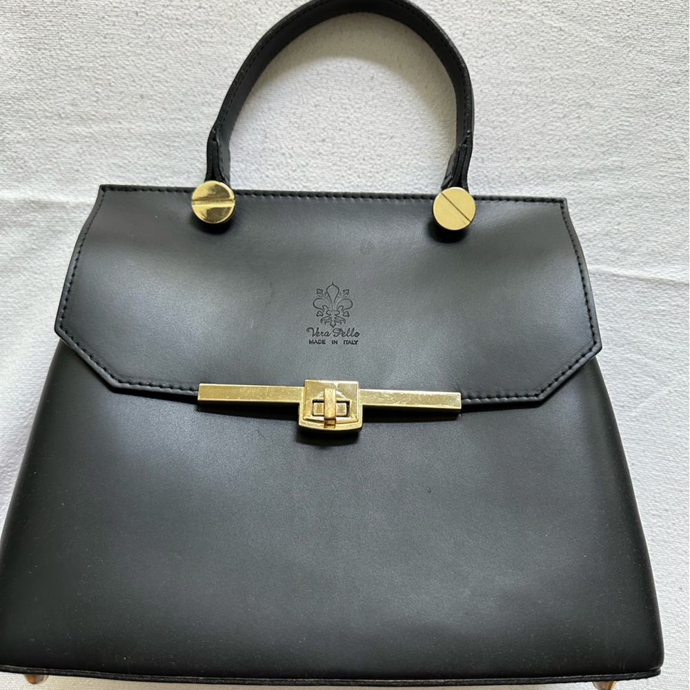 Classic Vera Pelle Purse Made In Italy Gem